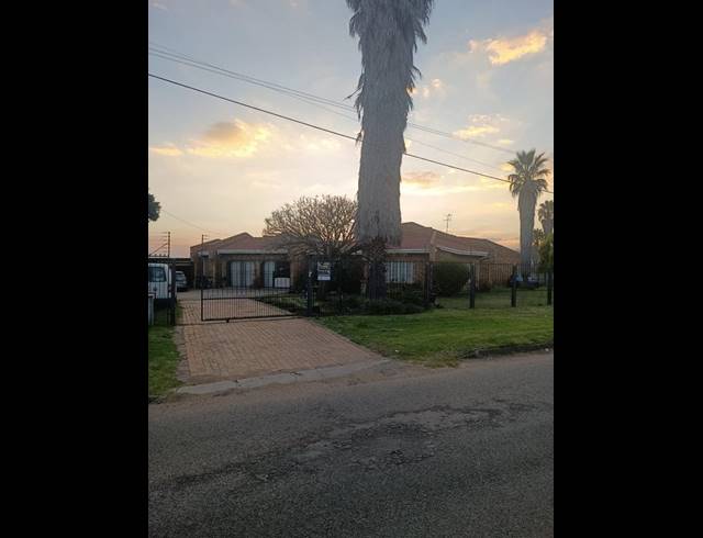 4 BEDROOM PROPERTY TO RENT IN ELSPARK
